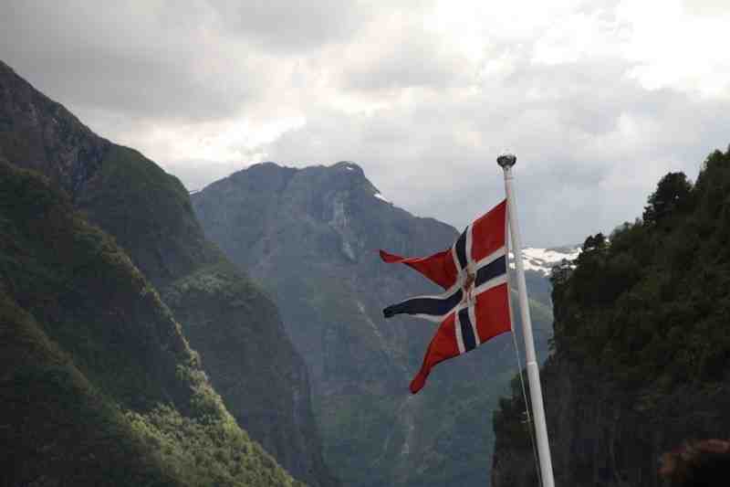 В Норвегии разбился вертолет, четыре пассажира погибли