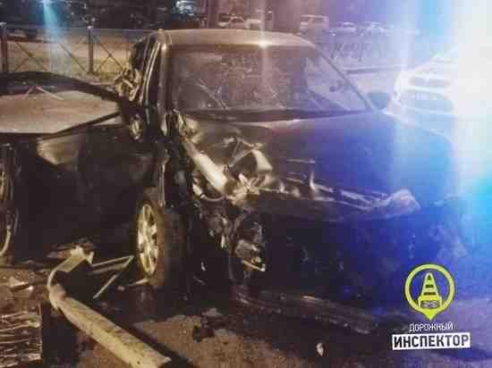 Водитель Hyundai впал в кому после ДТП с ограждением в Купчино