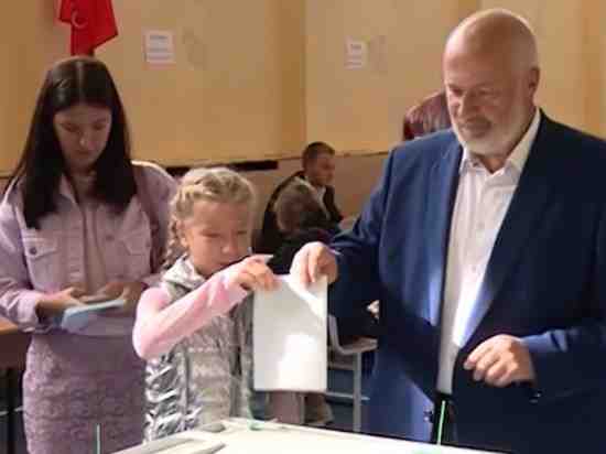 Михаил Амосов проголосовал на выборах