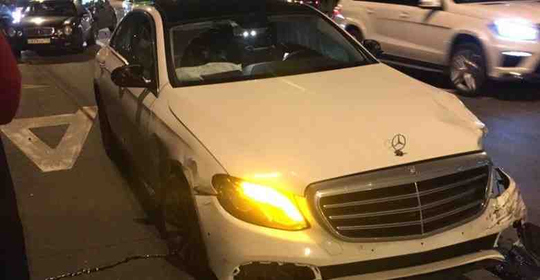 Лада разбилась об Мерседес на перекрестке Ленинского проспекта и улицы Котина . Все живы,…