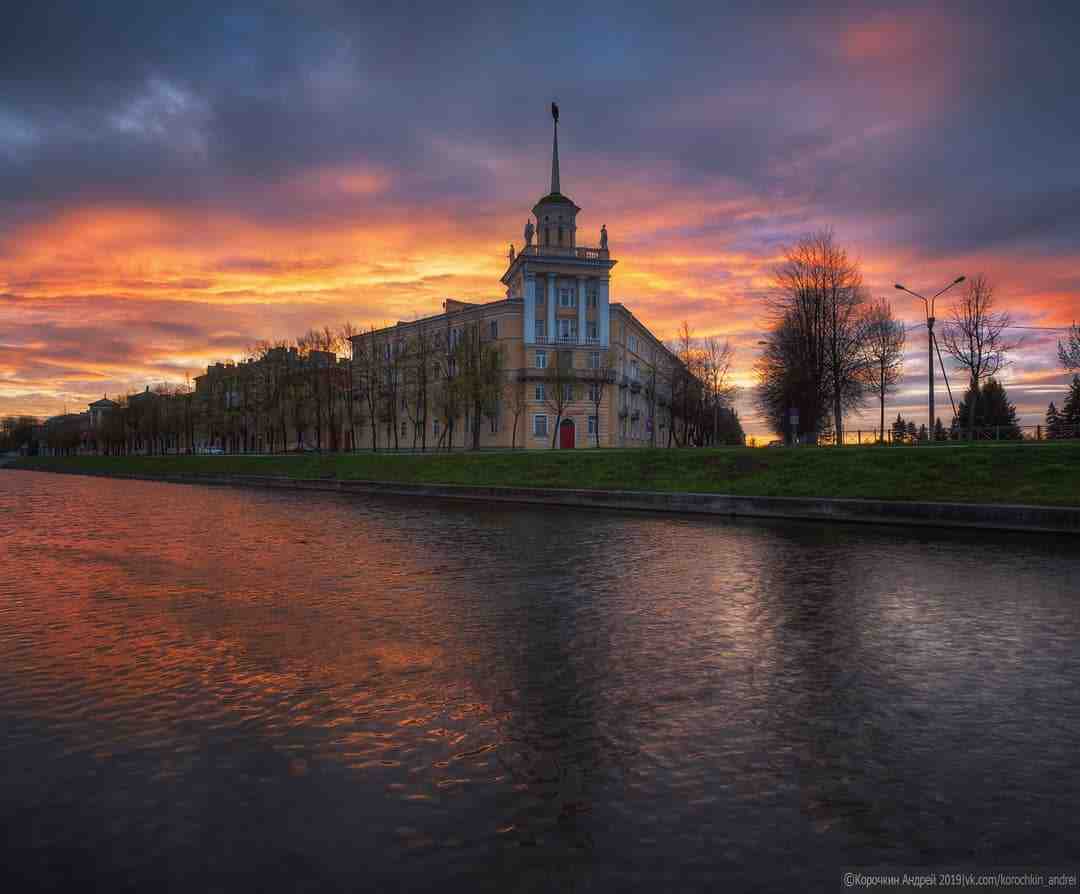 Копино. Колпино центр города. Колпино Ленинградская область. Комсомольский канал Колпино. Колпино Вокзальная площадь.