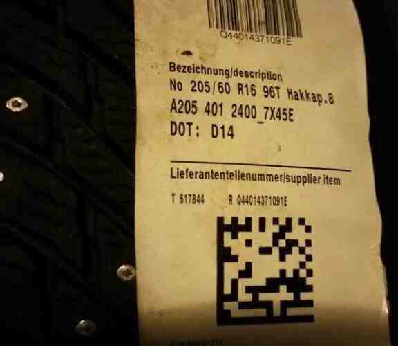 Новые колеса из салона Зимняя резина Сборка Германия. Резина Р16 205 60. Нокиан хакапелита…