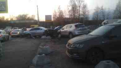 На Ириновском пострадало четыре машины и водитель Камри, он же автор ДТП. Проезду не…