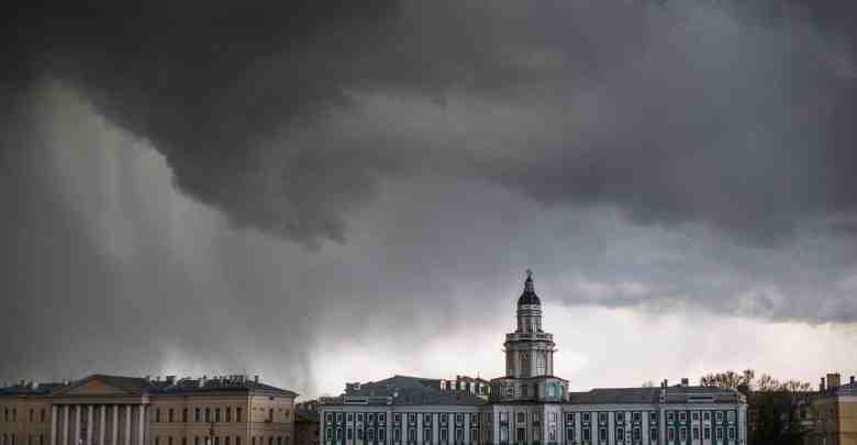 МЧС предупреждает петербуржцев о штормовом ветре в субботу. Его порывы могут достигать 20 метров…