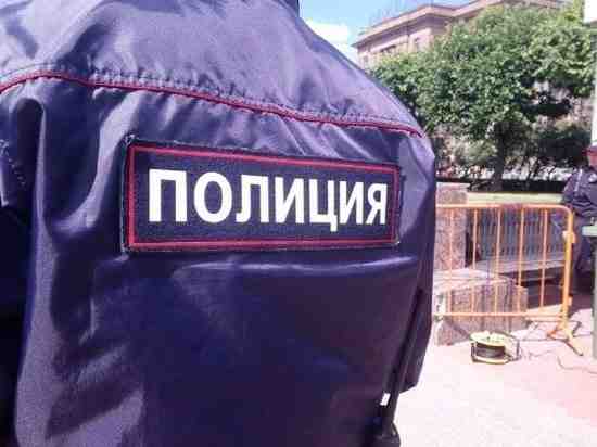 Полиция искала бомбу в сумке в салоне «Мегафона» в Петербурге