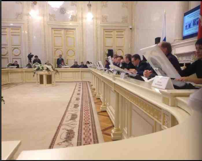 Петербургские депутаты хотят ввести антирюмочный закон