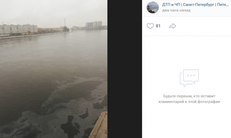 Жители Петербурга заметили в Неве маслянистые пятна