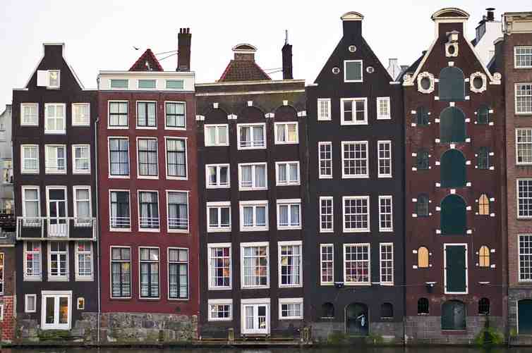 Власти Нидерландов отказались от названия Голландия