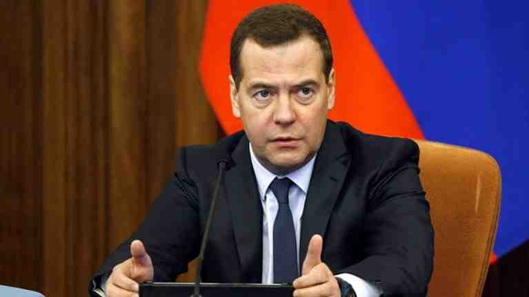 Медведев поздравил сборную РФ с выходом на Евро-2020 |