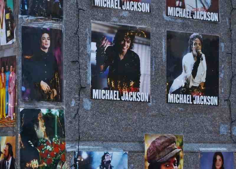 Майкл Джексон возглавил список самых богатых умерших знаменитостей |