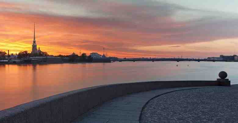 9 интересных мест, где встретить рассвет в Санкт-Петербурге 1. Невский проспект Говорят, что с…