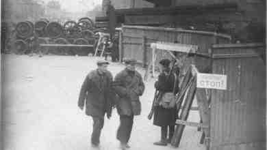 Фото 1941 года. Баррикады рядом с Кировским заводом.