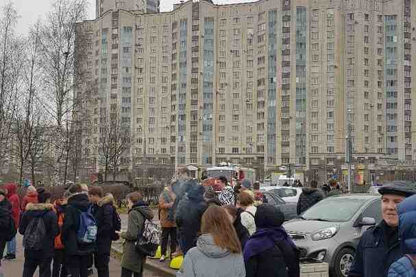 Сработала пожарная сигнализация в корпусе ‘У’ в СПБГМТУ. Приехала полиция и пожарные