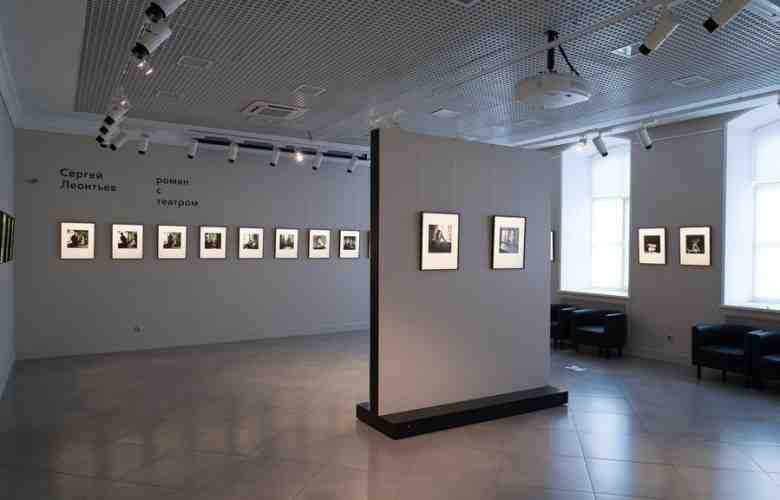 Галерея Art of Foto Галерея Art of Foto проводит выставки чёрно-белой аналоговой фотографии, представляющей…