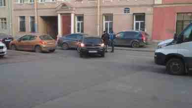 На Воронежской улице Опель неудачно выехал со двора на встречу седану