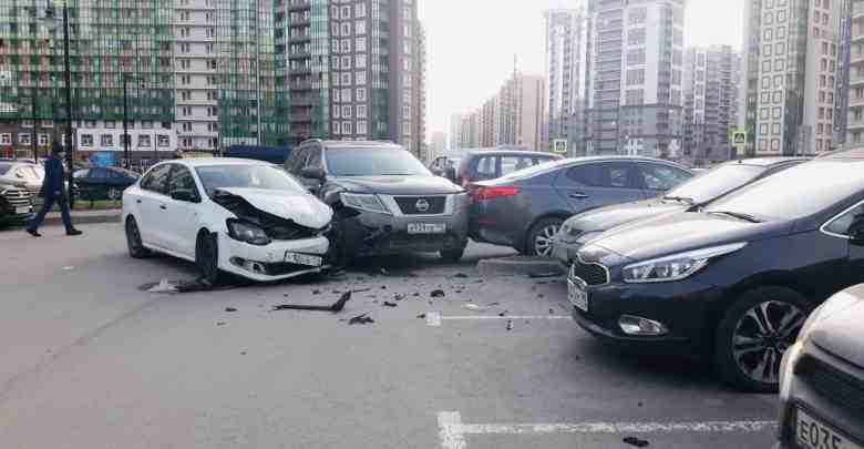 В городе Мурино замес на Воронцовском бульваре 8. Выхожу утром к машине, а там…