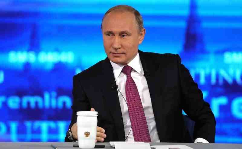 Президент России призвал добиться роста доходов россиян