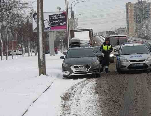 Полиция произвела задержание водителя Соляриса на Российском проспекте у дома 8