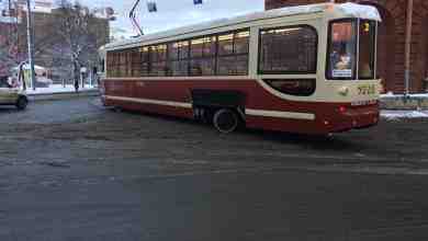На Площади Репина тележки у трамвая поехали в разных направлениях