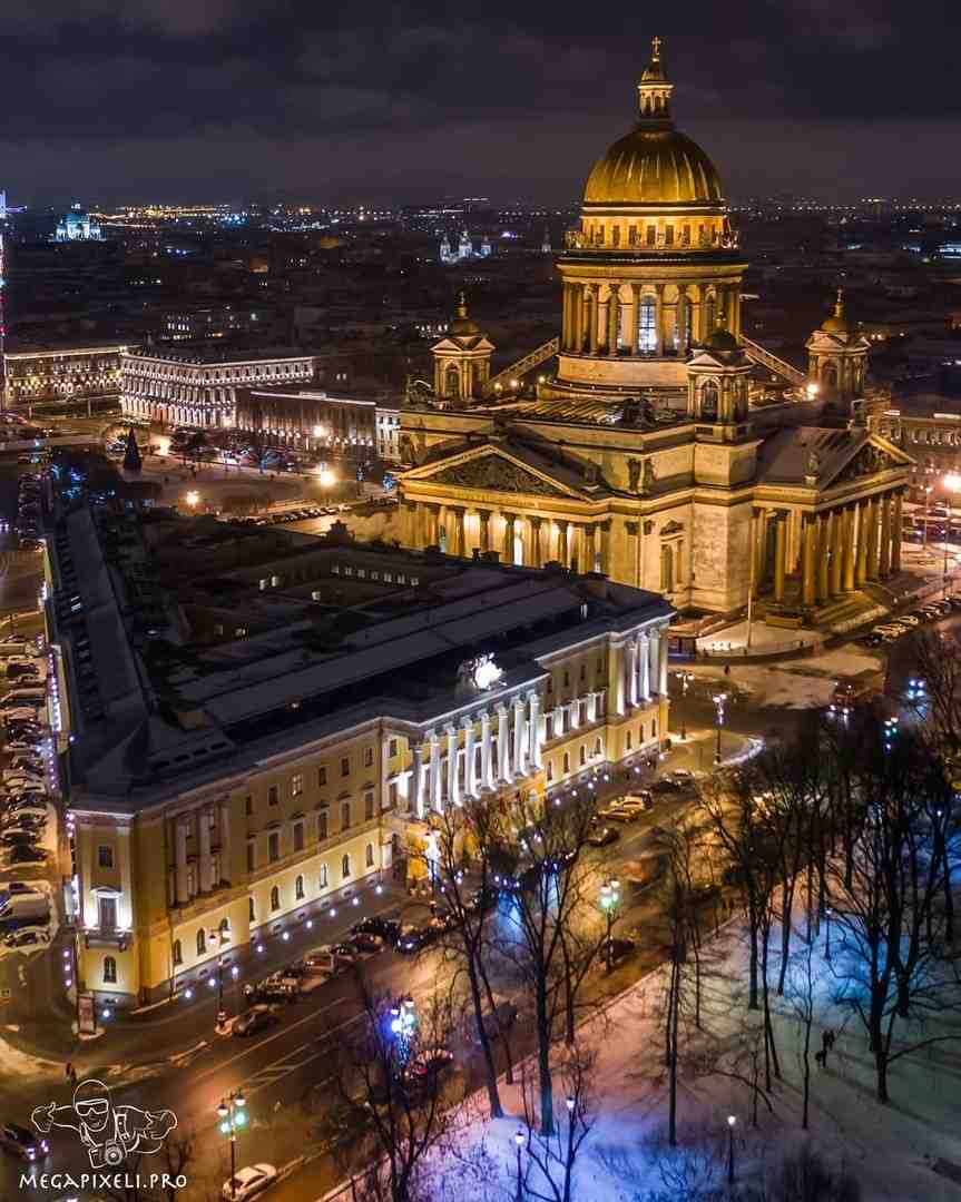 Исаакиевский собор близко