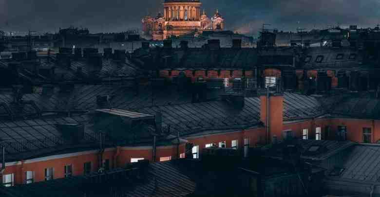 Исаакиевский собор и крыши Петербурга. Фото: paveldemichev