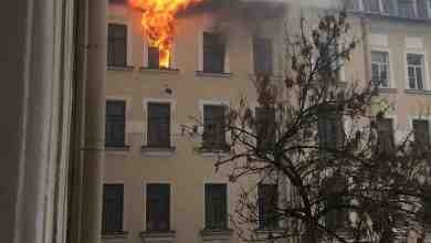 Сотрудники МЧС справились с открытым огнём, разгоревшимся в дореволюционном доме на Большой Зелениной улице,…