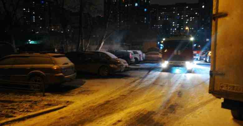 Горят гаражи на Пулковской. Пожар почти локализован