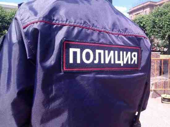 Вооруженные грабители отобрали у молодой петербурженки 300 тысяч рублей