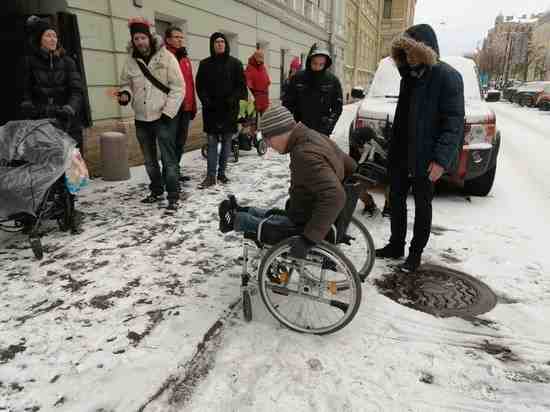 Недоступная среда: активисты проверили Литейный округ на удобство для инвалидов
