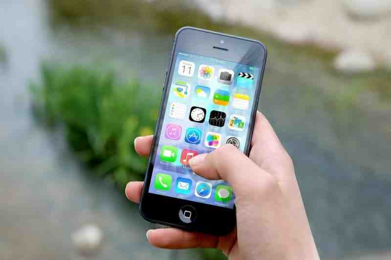 Смартфоны от Samsung и Apple обвинили в опасности для здоровья