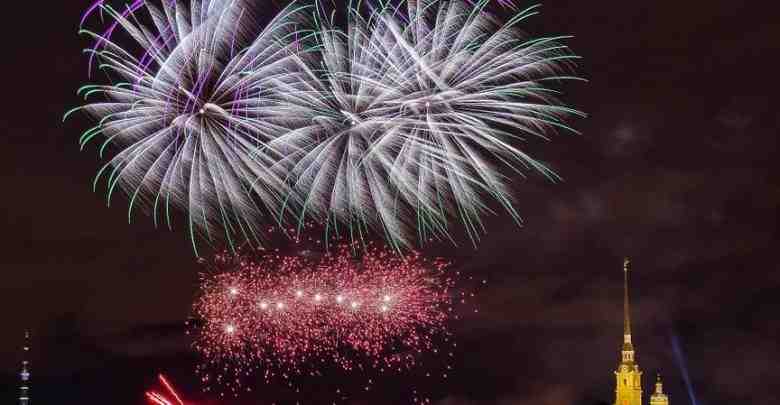 Фестиваль огня «Рождественская звезда» Традиционный фестиваль огня в Санкт-Петербурге состоится в конце новогодних каникул….