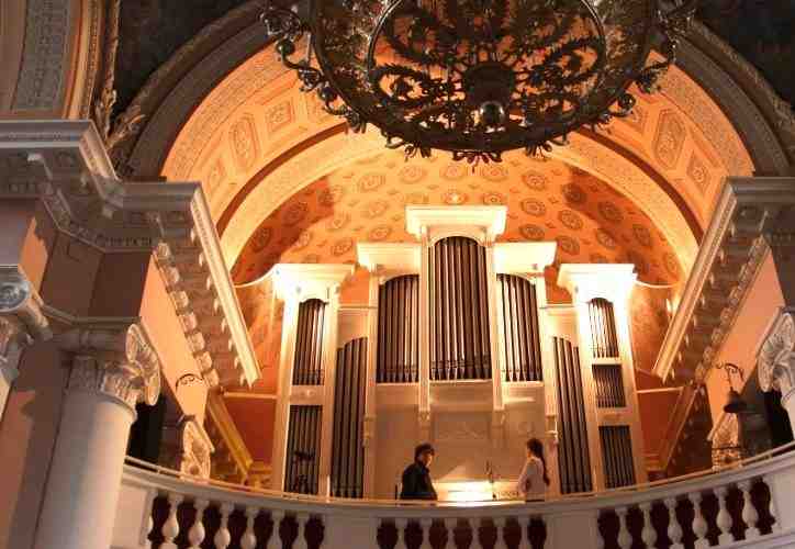 В Петербурге органные концерты можно послушать за полцены Орган, «этот океан гармонии, бесконечно могучий…
