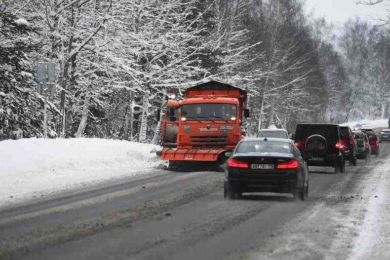 Пятьсот километров дорог очищены от снега в Ленобласти