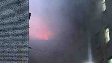 Пожар на Апрашке за БЦ «Лениздат» в Торговом переулке, дом 3. Площадь возгорания увеличилась…