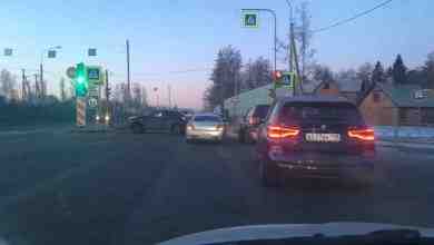 В Приютино на перекрестке с ДЖ и Приютинской, ДТП на ряда в сторону города….