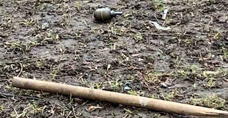 Местный житель у дома №53 по Софийской улице нашел гранату и сразу же позвонил…