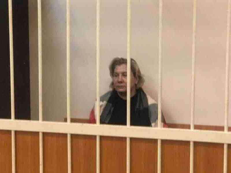 Чиновницу из Калининского района отправили под домашний арест по делу о взятке |