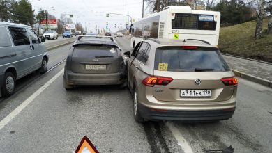 Инвалид на VW не пролез между Фокусом у автобусом на Энгельса в сторону Озерков….