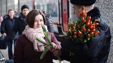 Около 2 тысяч тюльпанов подарят петербурженкам в Международный женский день, 8 марта. Волонтёры будут…