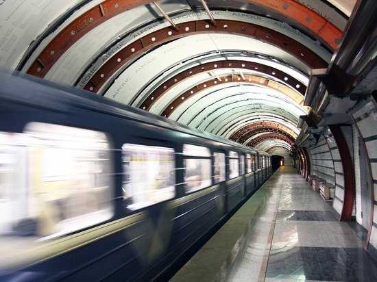 Пассажиропоток в петербургском метро сократился на четверть