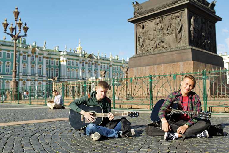 В Петербурге предлагают легализовать уличных музыкантов