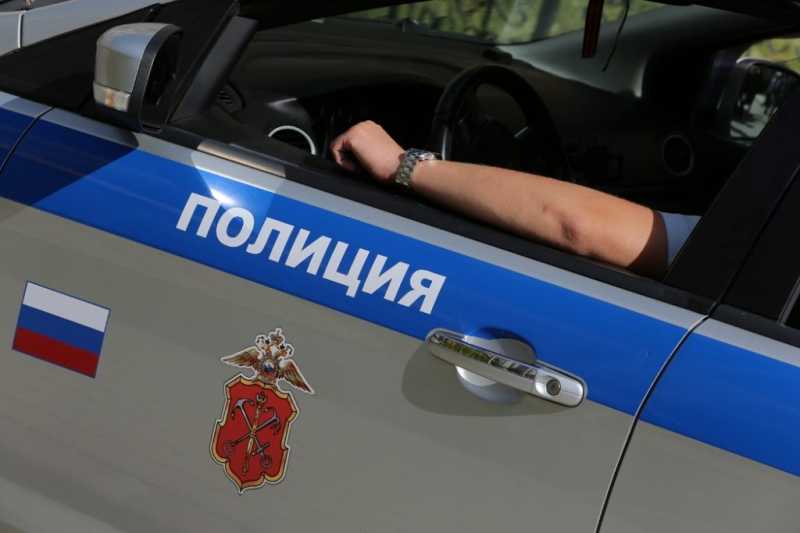 В Петербурге полицейский в свободное от работы время предотвратил ограбление