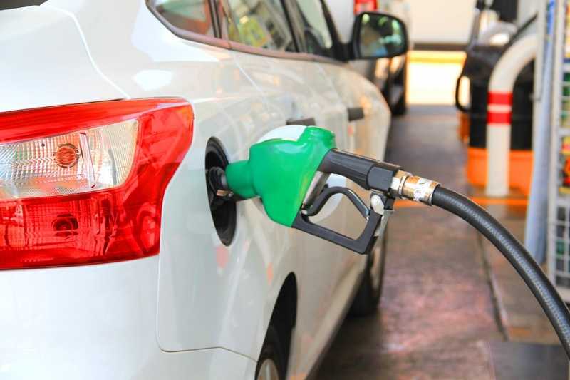 "Нефтяной шок" может коснуться цен на бензин и дизель в Петербурге