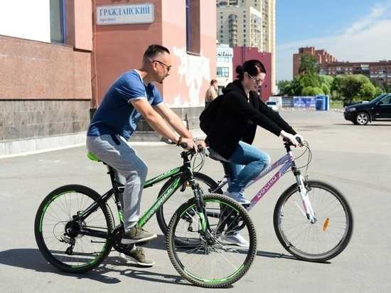Петербургских врачей предложили пересадить на велосипеды