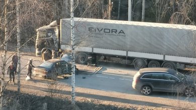 Авария между фурой и легковушкой в Агалатово с Новоприозёрского шоссе в сторону Сертолово. Проезд…