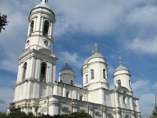 Петербургские храмы закрыты для прихожан на неопределенный срок