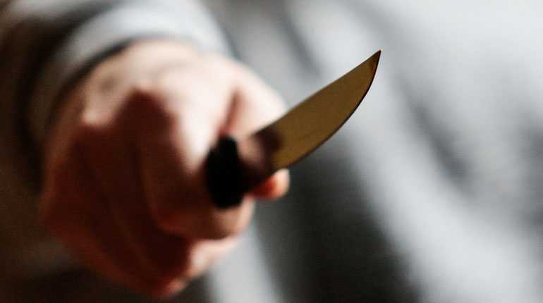 В Калининском районе мужчину в ходе ссоры ударили ножом в живот