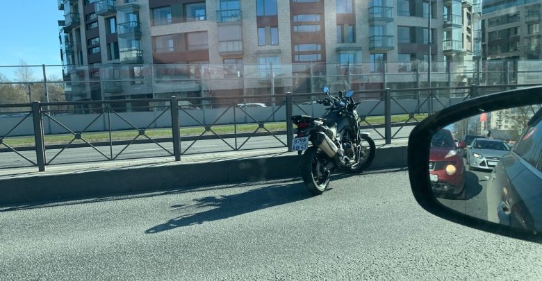 ДТП с мотоциклом на Приморском Шоссе, перед заездом на ЗСД