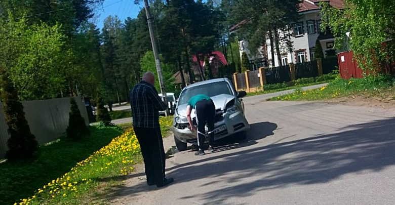 Около 12:40 в поселке Ольгино произошла авария на пересечении Рядовой и Лесной. Без пострадавших….
