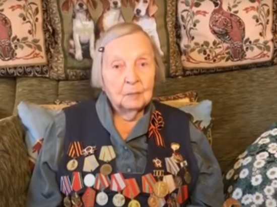 98-летняя ветеран войны собрала для семей умерших врачей более 900 тысяч рублей